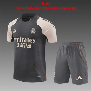 Camiseta de entrenamiento del Real Madrid para niños + pantalón corto 14001 2024/25