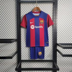 Kit infantil de local del Barcelona 2023/24