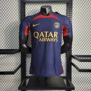 Camiseta de entrenamiento prepartido del Paris Saint-Germain, versión jugador 2023/24
