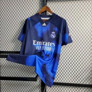 Camiseta retro edición especial Sky Star del Real Madrid 2018/19