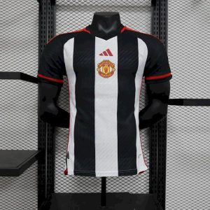 Camiseta de entrenamiento prepartido del Manchester United, versión de jugador 2023/24