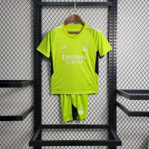 Kit de portero infantil verde del Real Madrid 2023/24