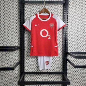 Camiseta y pantalones cortos retro de local del Arsenal para niños 2002/04