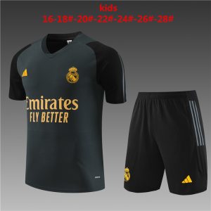 Camiseta de entrenamiento del Real Madrid para niños + pantalón corto 14001 2023/24