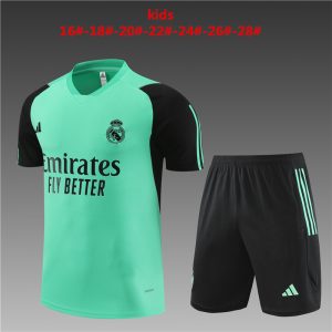 Camiseta de entrenamiento del Real Madrid para niños + pantalón corto 14001 2023/24