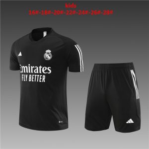 Camiseta de entrenamiento del Real Madrid para niños + pantalón corto 14001 2023/24