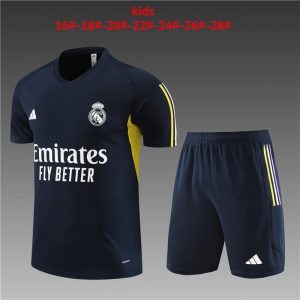 Camiseta de entrenamiento del Real Madrid para niños + pantalón corto 14001 2023/24