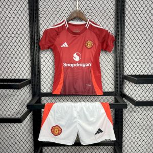 Kit de local infantil del Manchester United 2024/25