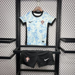 Equipación infantil de visitante de Portugal para la Eurocopa 2024/25