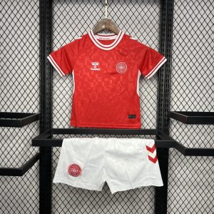 Kit infantil local de Dinamarca para la Eurocopa 2024/25