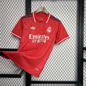 Camiseta roja del Real Madrid 2024/25