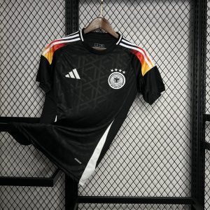 Uniforme de entrenamiento prepartido de Alemania para la Eurocopa. 2024/25