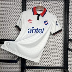 Camiseta de local del Club Nacional de Fútbol 2024/25