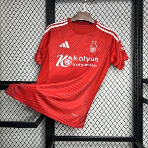 Camiseta de local del Nottingham Forest 2024/25