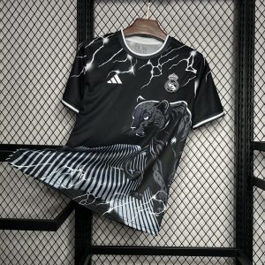 Camiseta negra edición especial del Real Madrid 2024/25