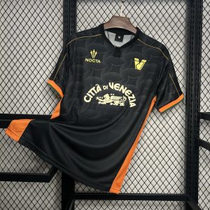 Camiseta local del Venezia FC 2024/25