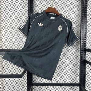 Camiseta negra edición especial del Real Madrid 2024/25