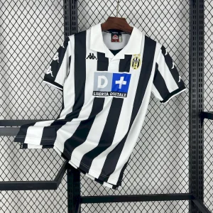 Camiseta retro local de la Juventus 1999/00
