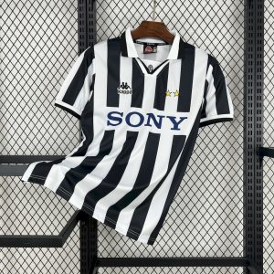Camiseta retro local de la Juventus 1996/97