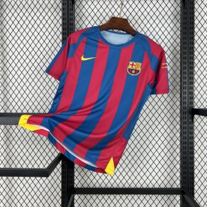 Camiseta retro local del Barcelona 2005/06