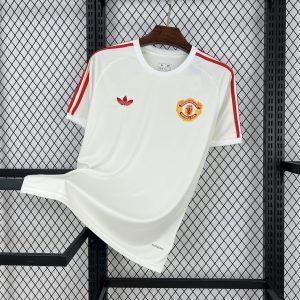 Camiseta blanca de edición especial del Manchester United 2024/25