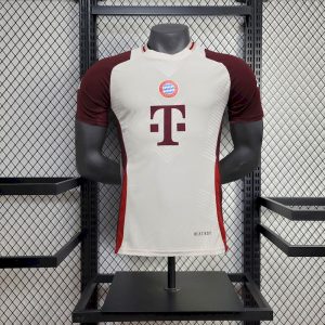 Edición especial del uniforme de entrenamiento del Bayern Múnich, versión de jugador 2024/25