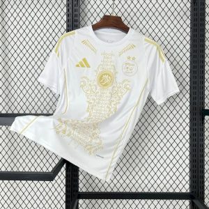 Camiseta blanca y dorada de Argelia Karakou 2024/25