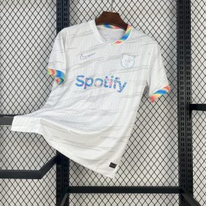 Camiseta blanca de edición especial del Barcelona 2025/26
