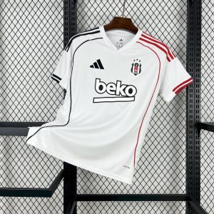 Camiseta de local del Besiktas 2025/26