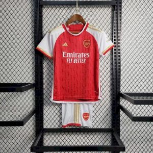 Kit de local infantil del Arsenal 2023/24