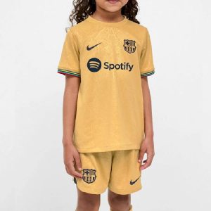 Kit de visitante del Barcelona para niños 2022/23