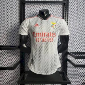 Camiseta prepartido del Benfica, versión jugador 2022/23