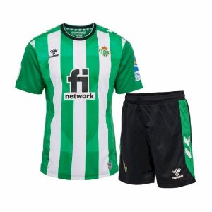 Kit de local infantil del Real Betis 2022/23
