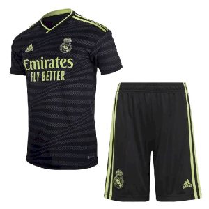 Tercera equipación infantil del Real Madrid 2022/23
