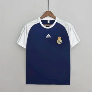Camiseta de entrenamiento prepartido del Real Madrid 2022/23