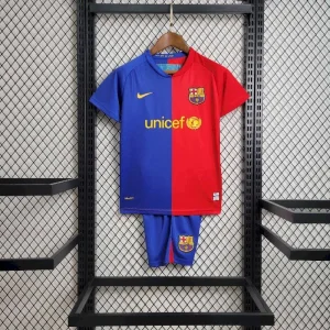 Camiseta y pantalones cortos retro del Barcelona Home para niños 2008/09